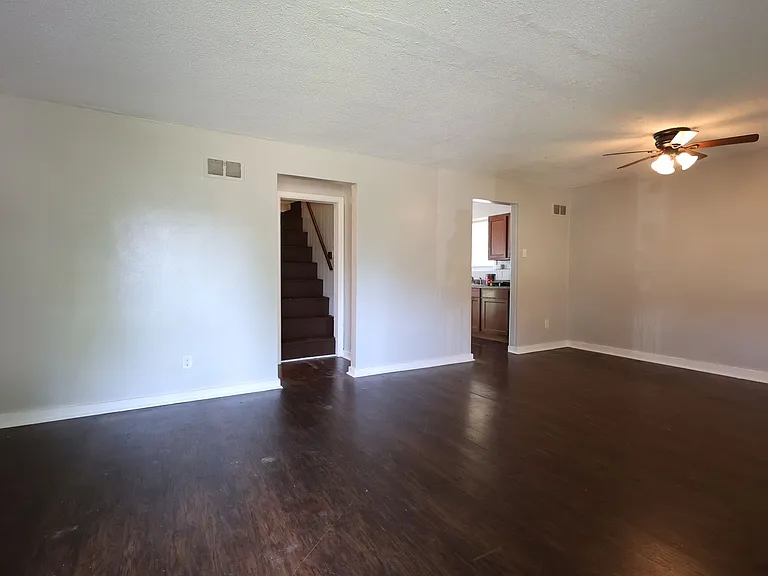 418 N Dade Ave — Photo 6