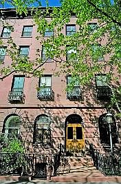 3rd image of 467 W 22nd St