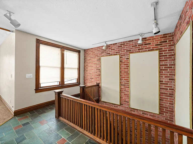 9811 Marietta Avenue — Photo 2