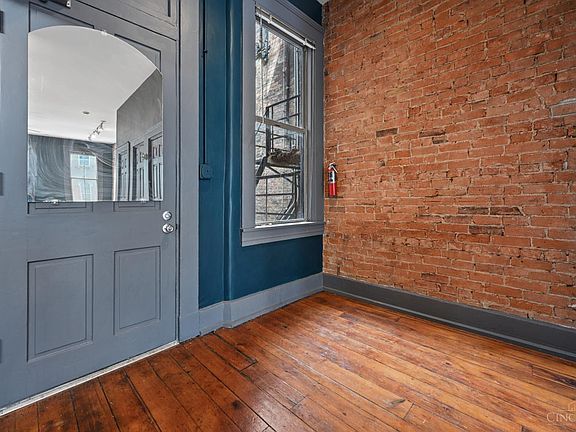 3rd image of 1341 Main St APT 3