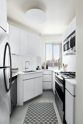 5th image of 405 E 14th St APT 4G