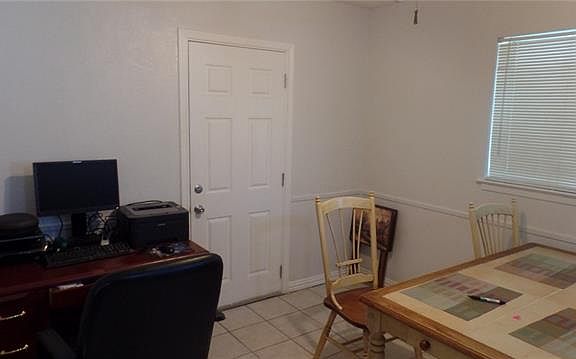 5th image of 905 Malibu Dr