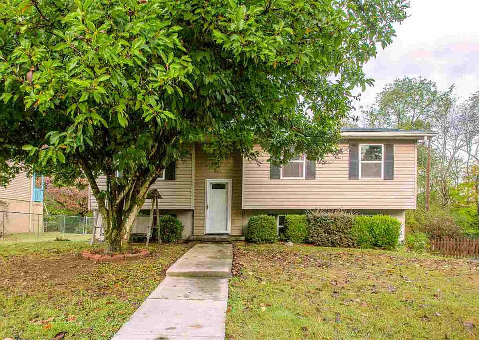 1st image of 3110 Somerset Dr SE