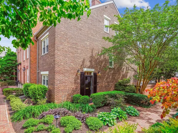 1158 N Pitt St, Alexandria, VA 22314