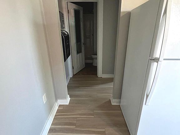 5th image of 202 S Samuel St #203