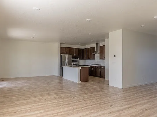 717 West Lyra Street - 717 — Photo 3