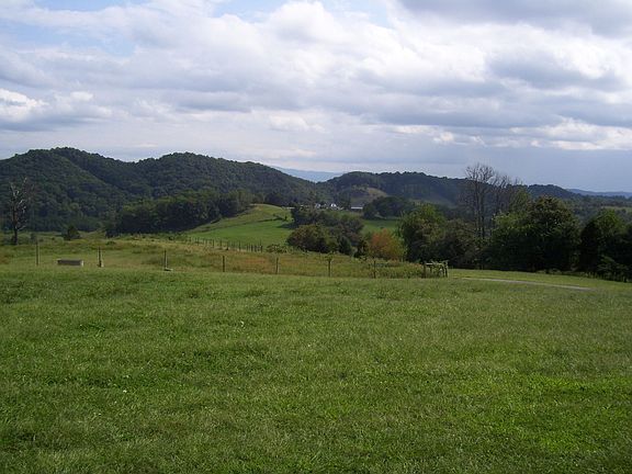 MAJESTIC MOUNTAIN VIEWS