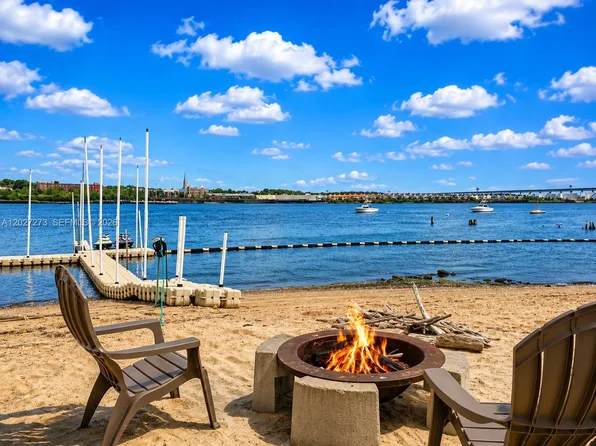 30 Aviva Ct, Staten Island, NY 10307