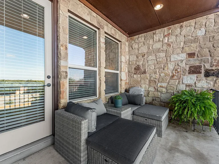 319 Lombardia Dr #21B — Photo 23