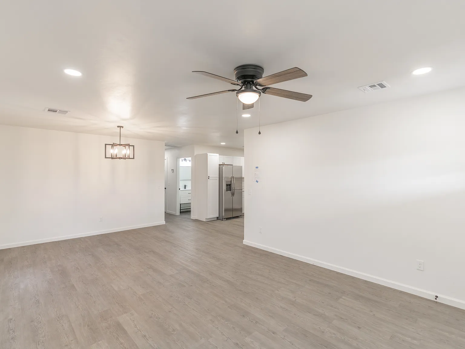 2 bed, 1100 sqft, $1,350 — Photo 2