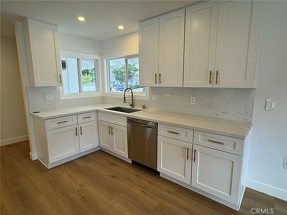 4th image of 213 N Royal Pl
