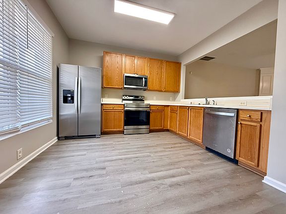 4th image of 8523 Bright Loop