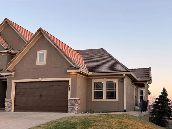 821 NE Lone Hill Dr, Lees Summit, MO 64064