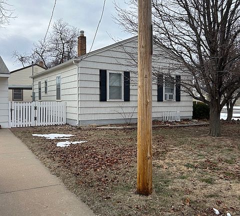 2nd image of 101 W 24th Ave