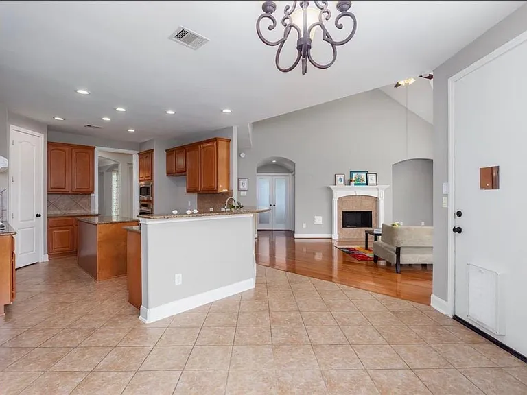2207 Bayou Cove Ln — Photo 31
