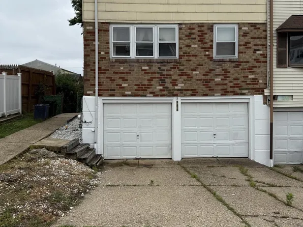 3325 Ashfield Ln, Philadelphia, PA 19114