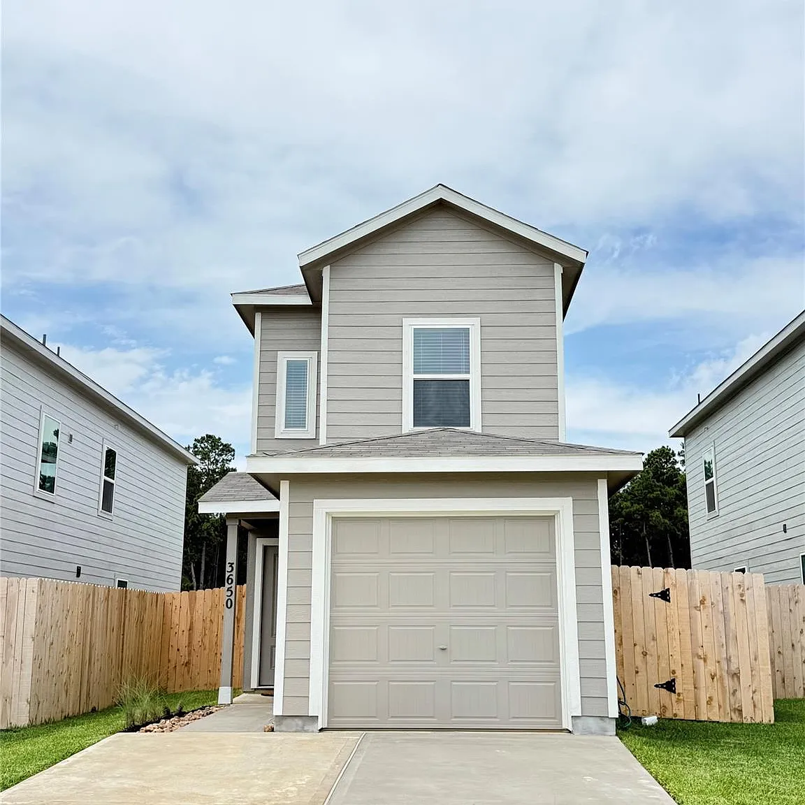 3 bed, 2.5 bath, 1360 sqft, $1,650 — Photo 1