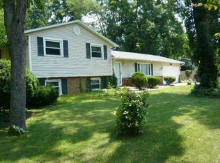 56138 Tanglewood Dr, Osceola, IN 46561