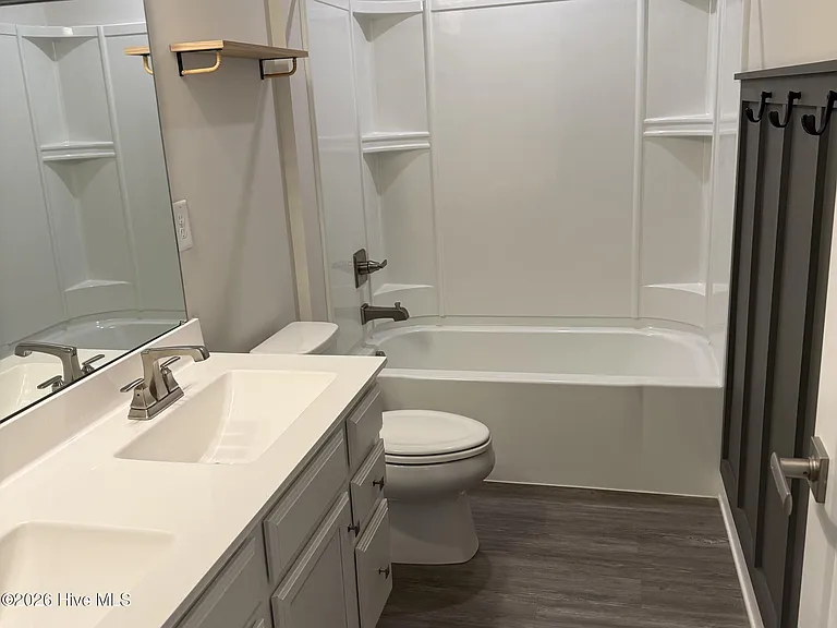 407 Green Lake Rd — Photo 26