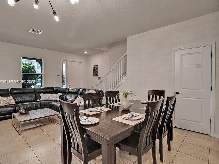 5060 Eucalyptus Dr #2 — Photo 6