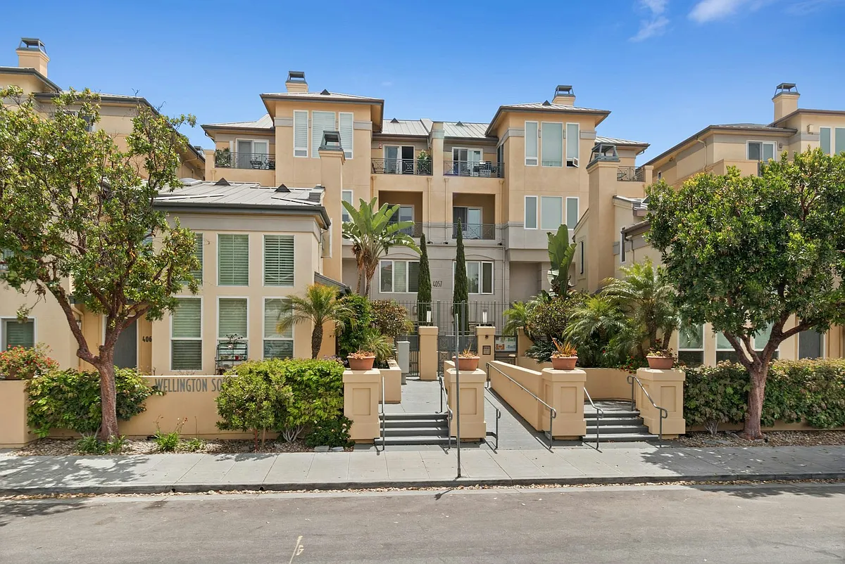Building Photo - 4057 1st Ave #110