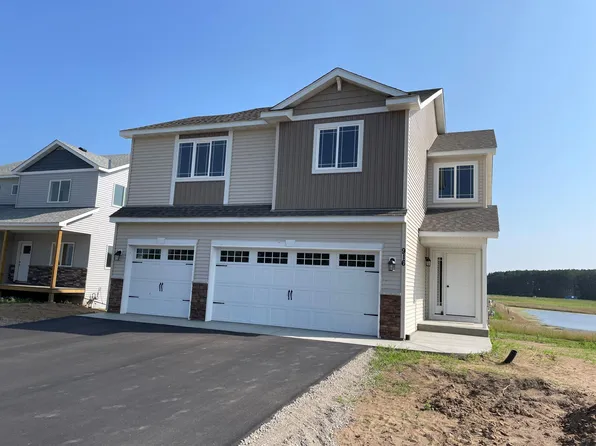 916 Triumph Trl NE, Isanti, MN 55040