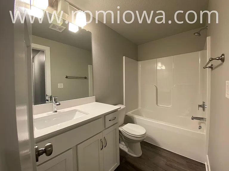 740 SE Drumlin Dr — Photo 13