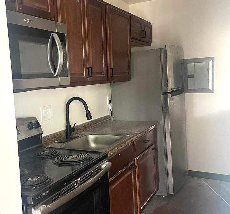 1st image of 6126 Plymouth Ave #B1
