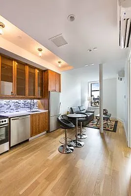 Rented by LHR Group | media 2