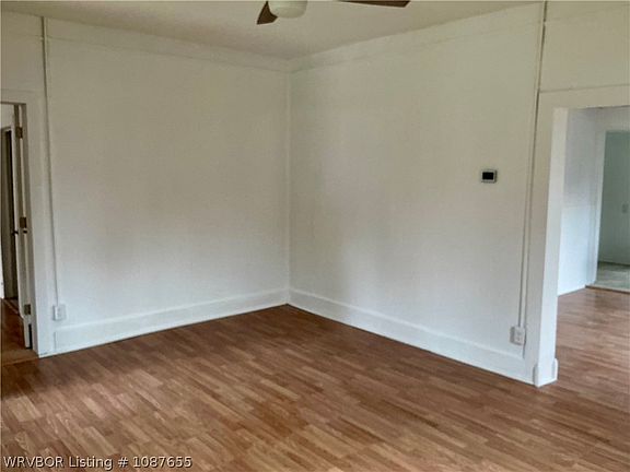 3rd image of 118 Henry St
