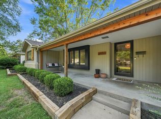 2453 S Luster Avenue, Springfield, MO 65804