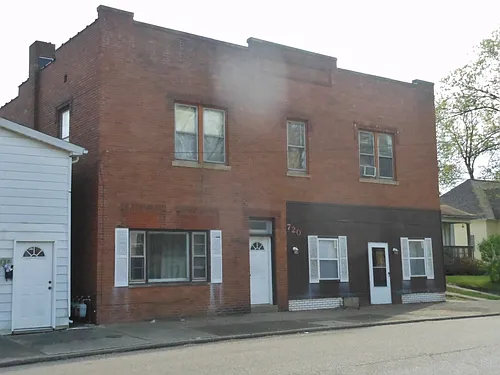 720 E Clay St Photo 1