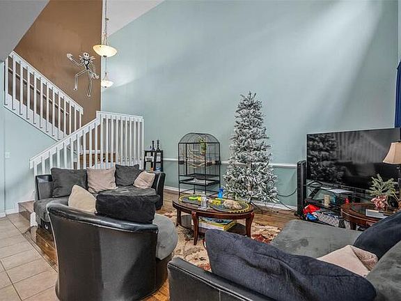 2nd image of 10063 Moorshire Cir
