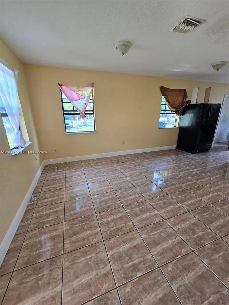 3 bed, 2.0 bath, $2,700 — Photo 4