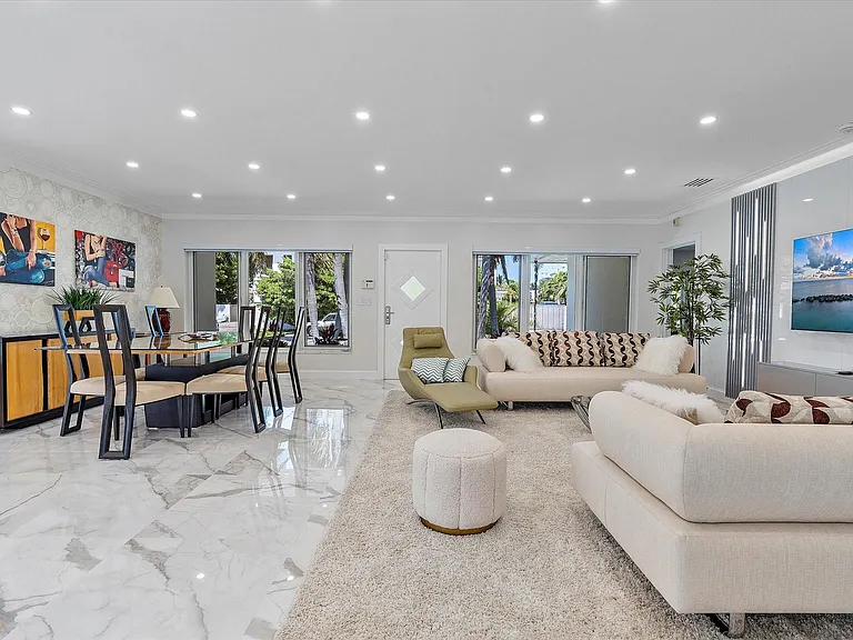 207 Royal Palm Dr — Photo 10