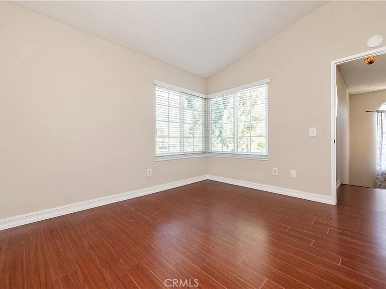 21 Giovanni Aisle — Photo 17