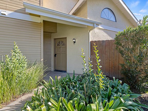 4th image of 2427 E Parker Court