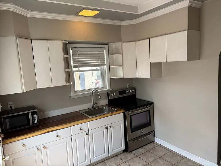 213 Green Ln — Photo 17