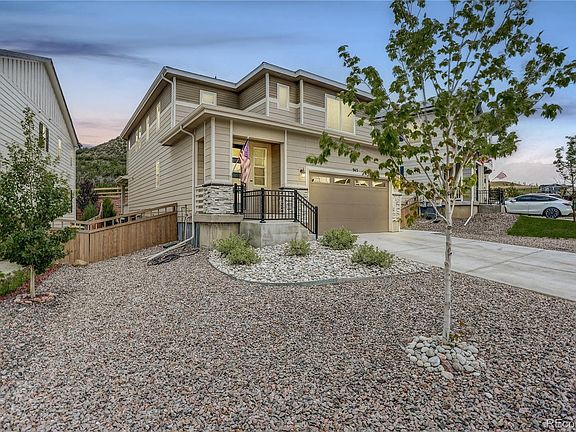 3rd image of 943 Oleander Street