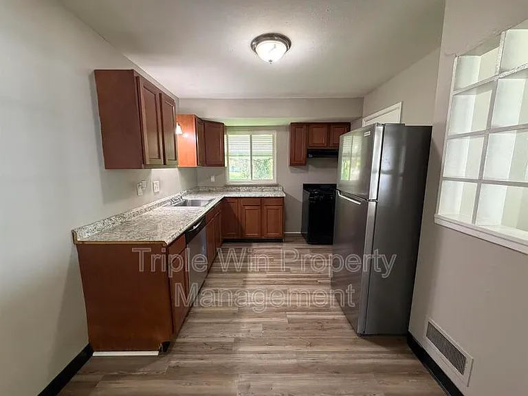 1654 Mowbry Ln — Photo 13