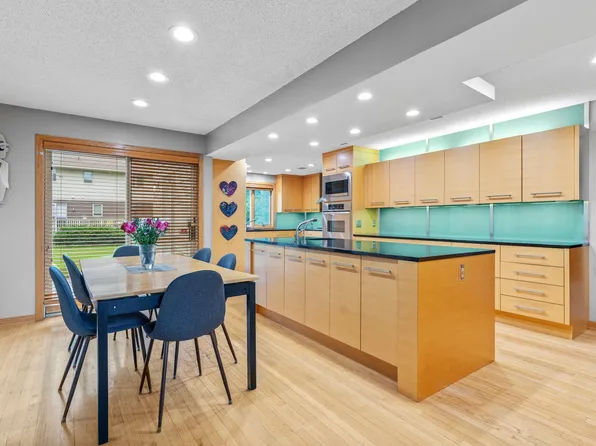 255 Louisiana Ave S, Golden Valley, MN 55426