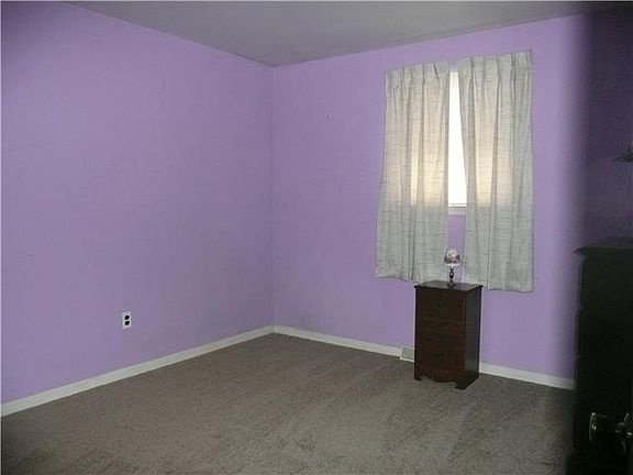 3rd image of 20 W Delaware Ave