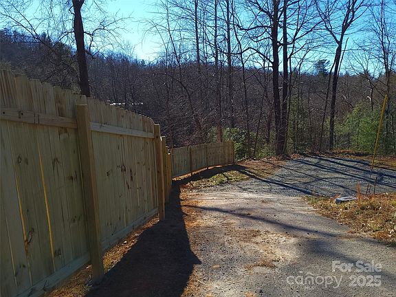 4th image of 624/586 Turkey Pen Gap Rd