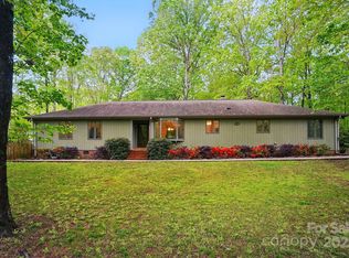 109 Canterbury Ln, Matthews, NC 28104