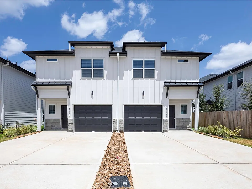 1951 Longmire Villas Ct
