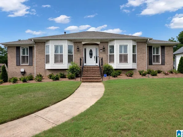 916 Pinemeadow Dr, Gardendale, AL 35071