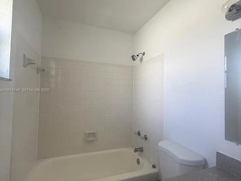 1004 San Remo Cir — Photo 16