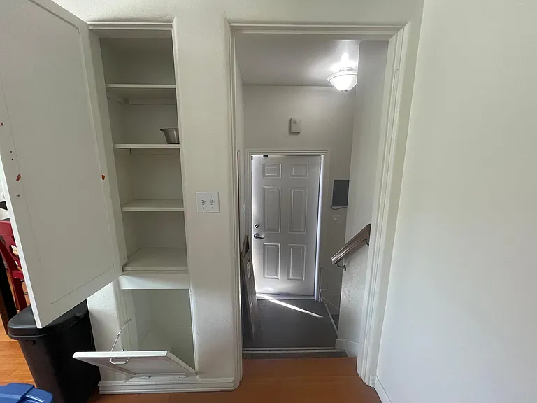 1225 N Main St — Photo 14