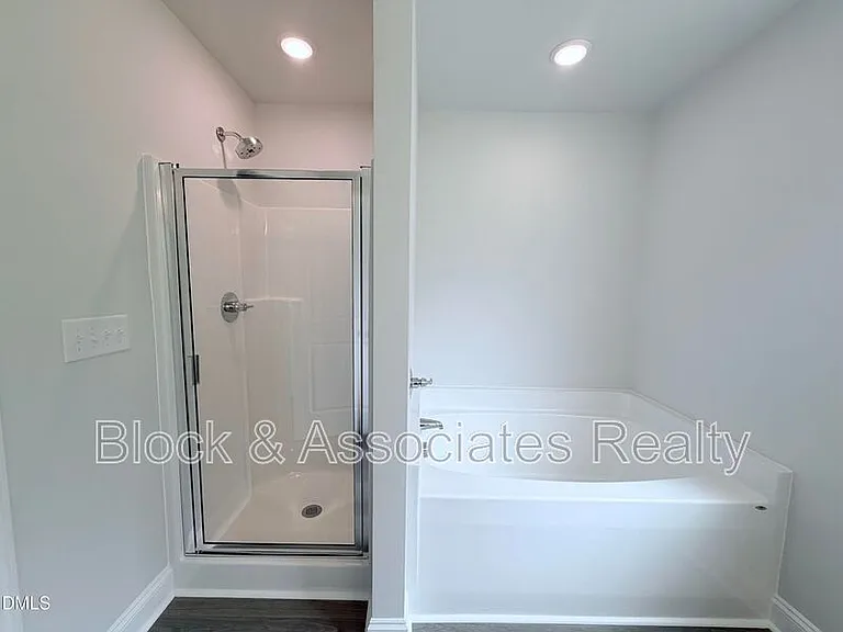 824 Roane St — Photo 10