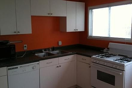 5th image of 577 N Wall St